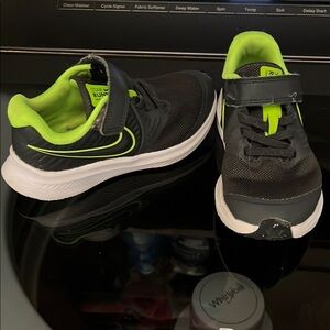 Nike Kids Black and Green Running Shoes
